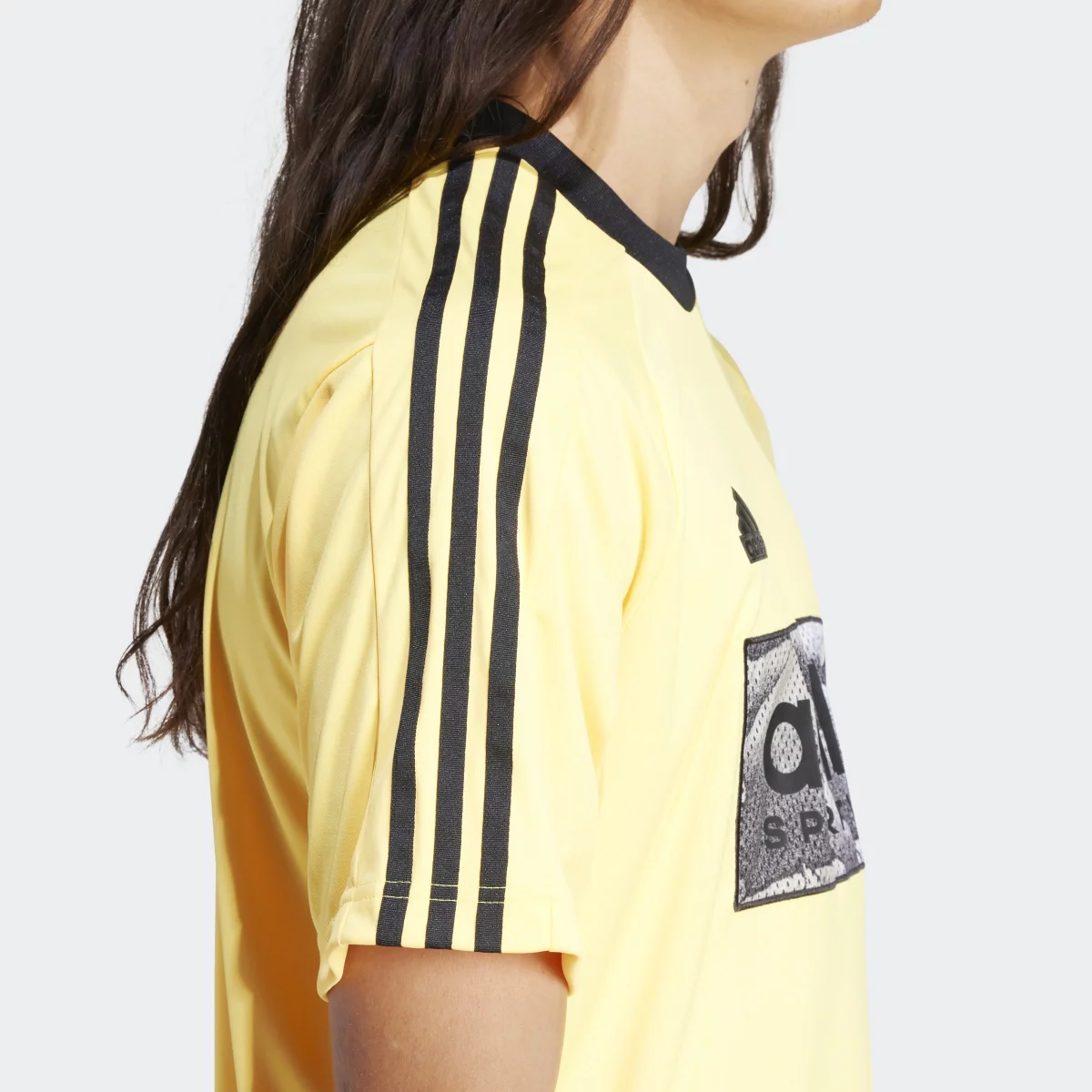 67b5bf4624900IS1536_8_APPAREL_On_Model_Detail_View_2_grey