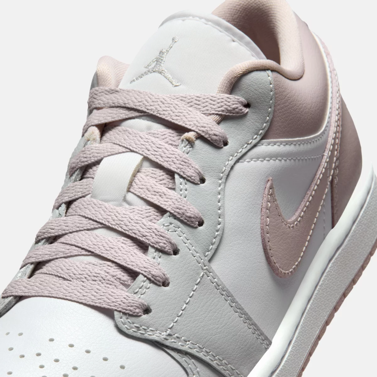 698d908aa4cbeair_jordan_1_low_gynaikeia_sneakers_2_