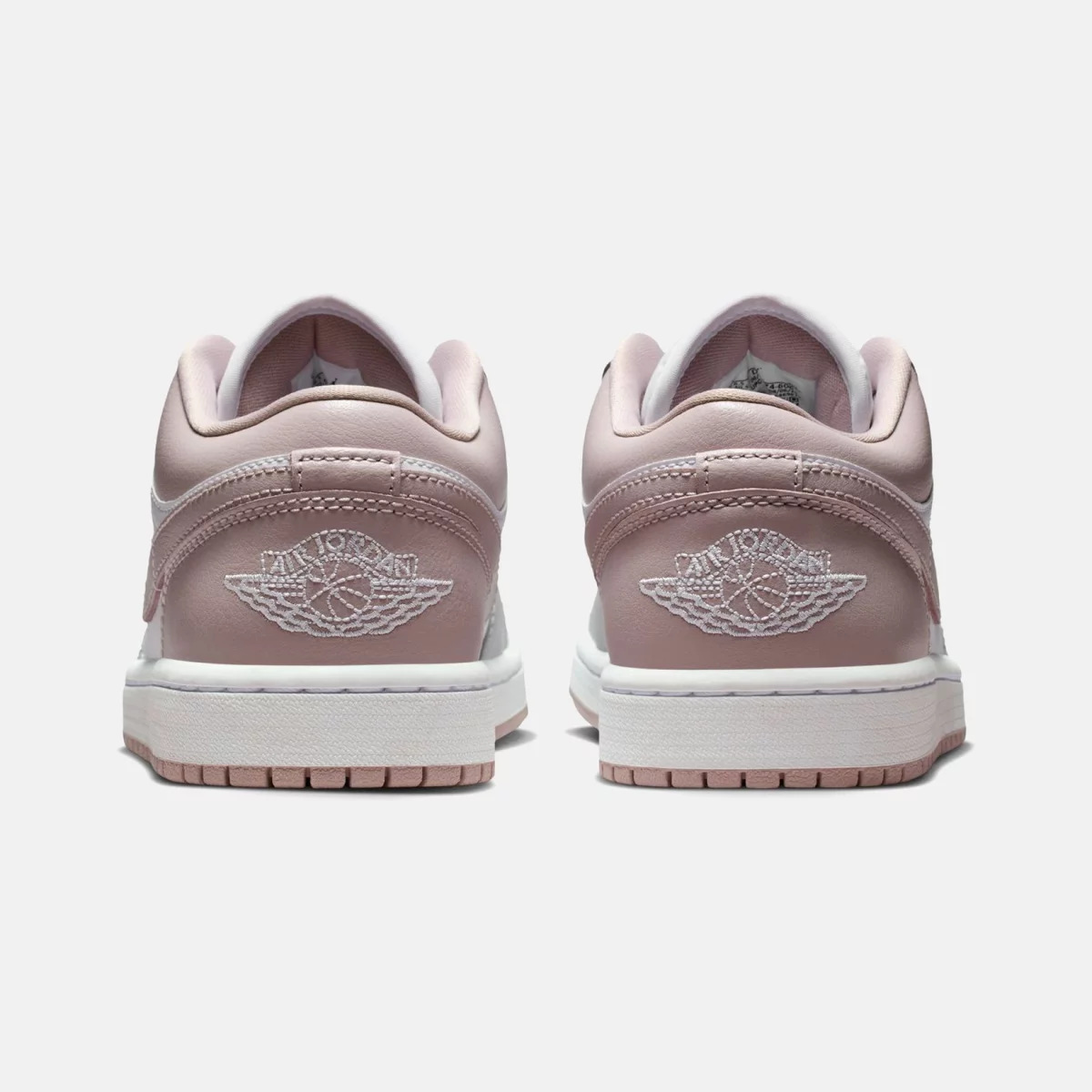 698d908d02425air_jordan_1_low_gynaikeia_sneakers_3_