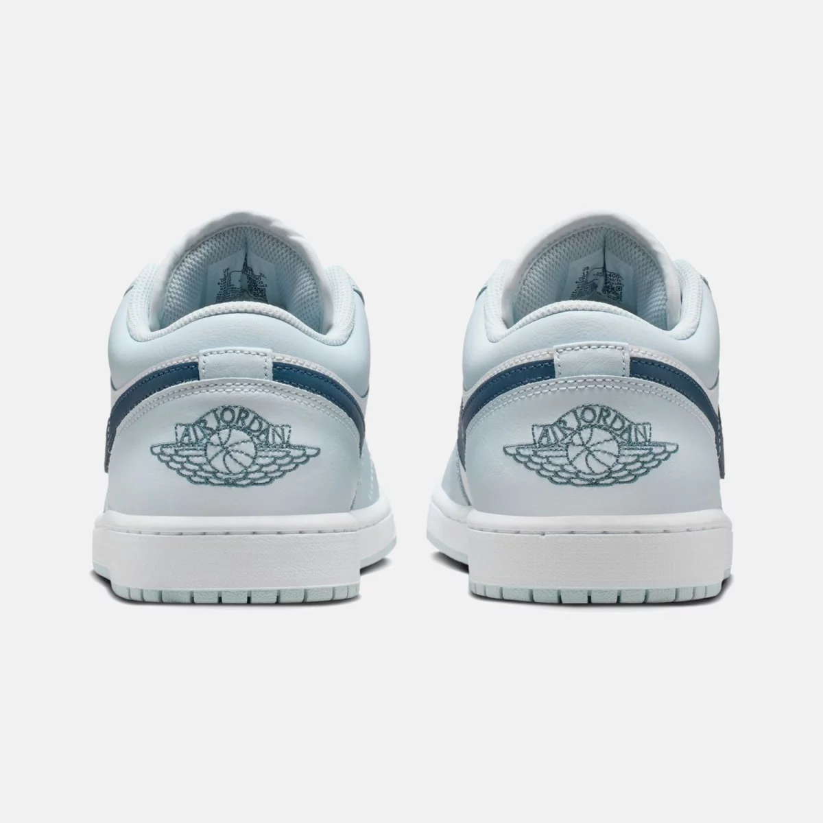 69b7f16d50c94Jordan_Air_Jordan_1_Low_andrika_sneakers_2_