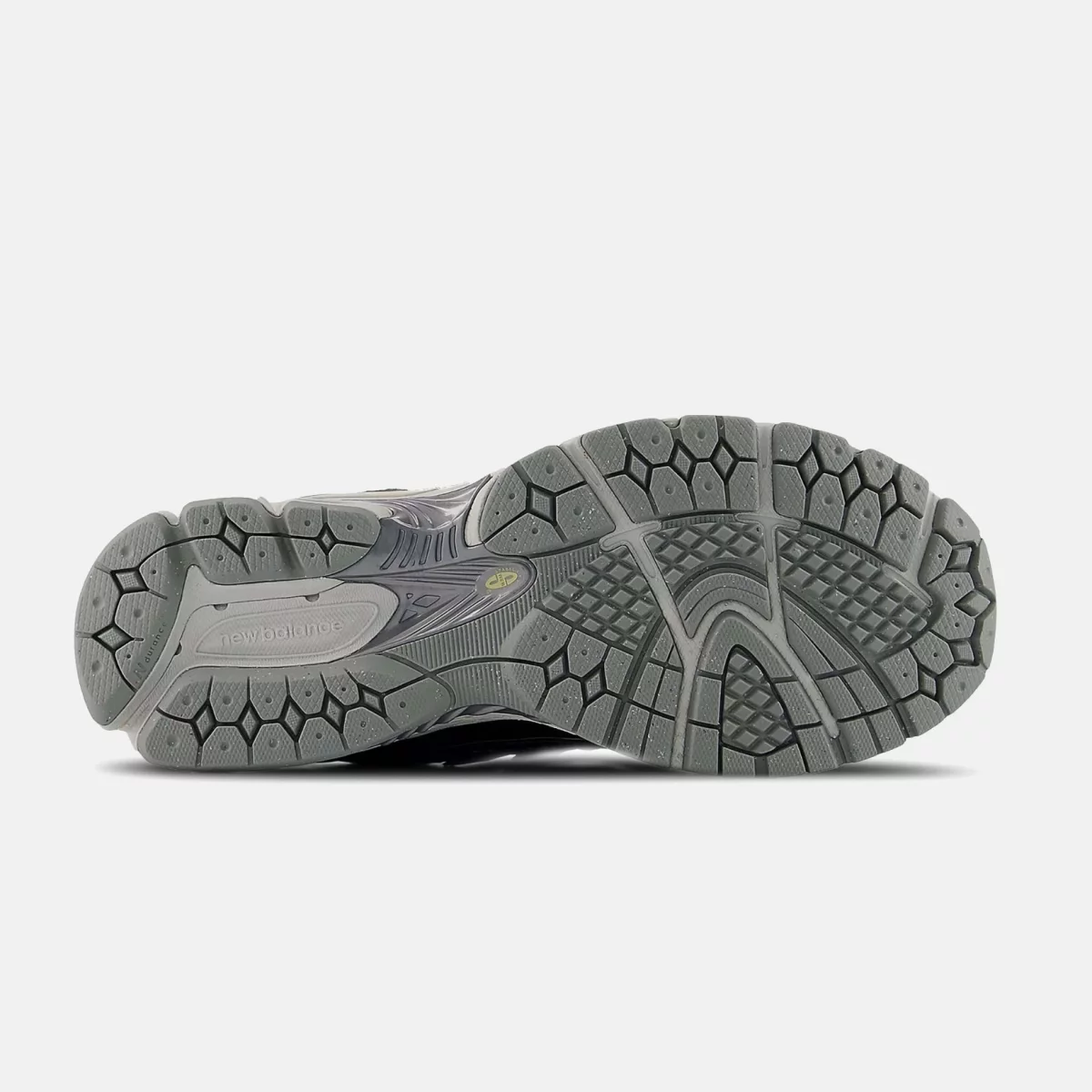 699ef8a25cb3enew_balance_1906R_unisex_sneakers_4_