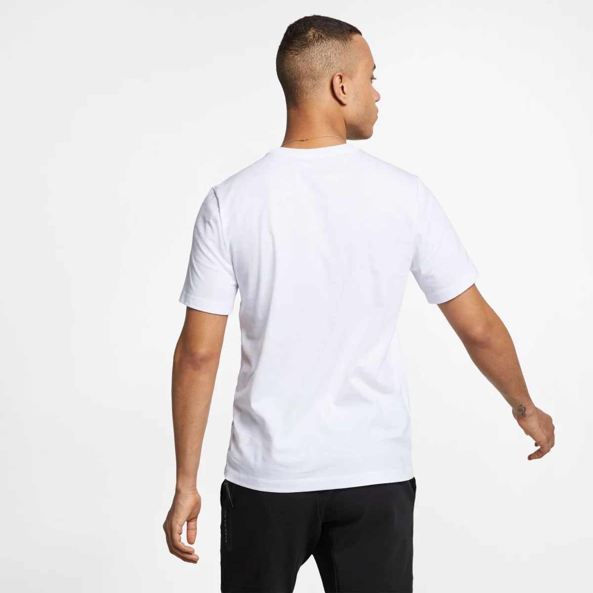 698f2e9739928nike_sportswear_icon_futura_andriko_t_shirt_4_
