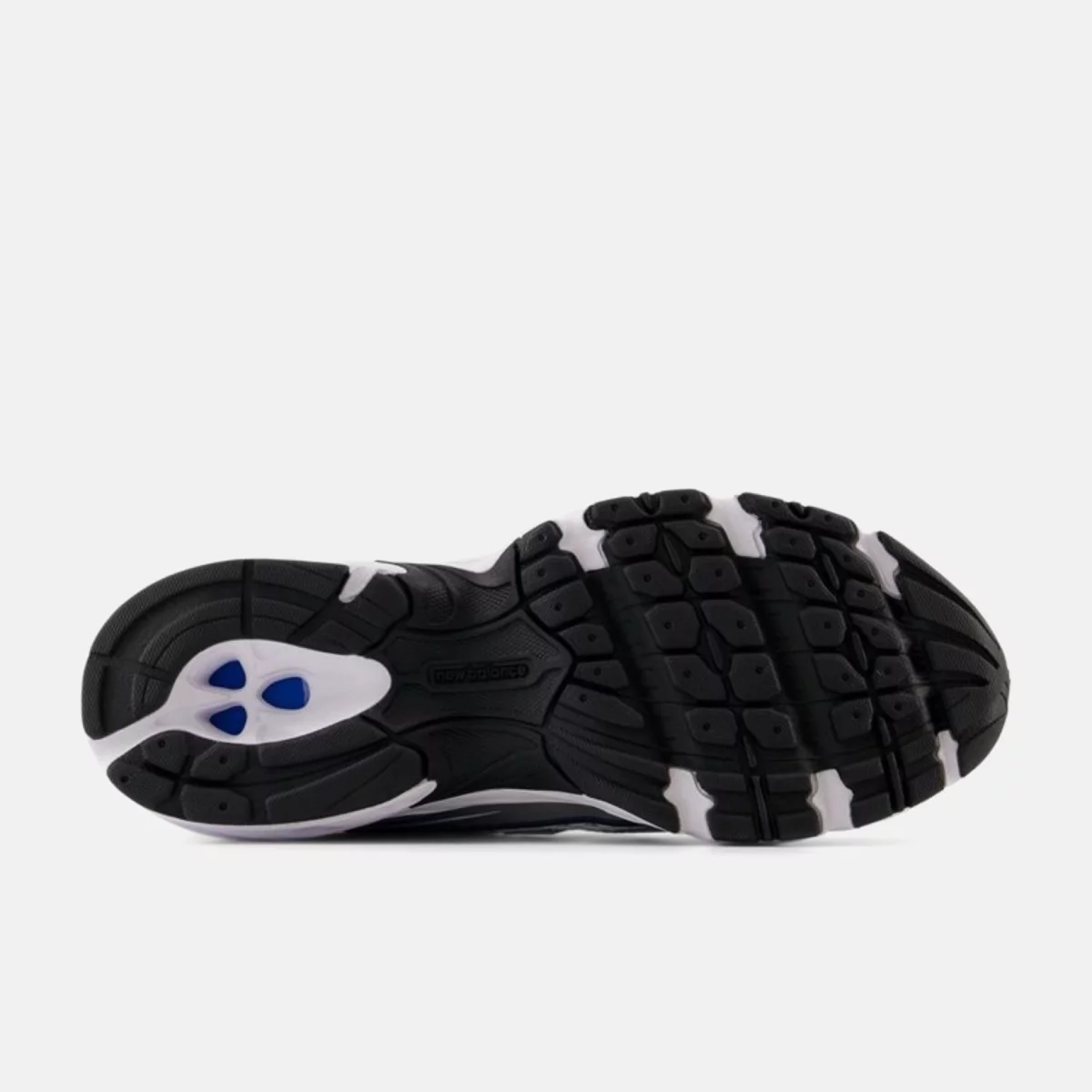 699f0a45811d8new_balance_740_andrika_sneakers_5_