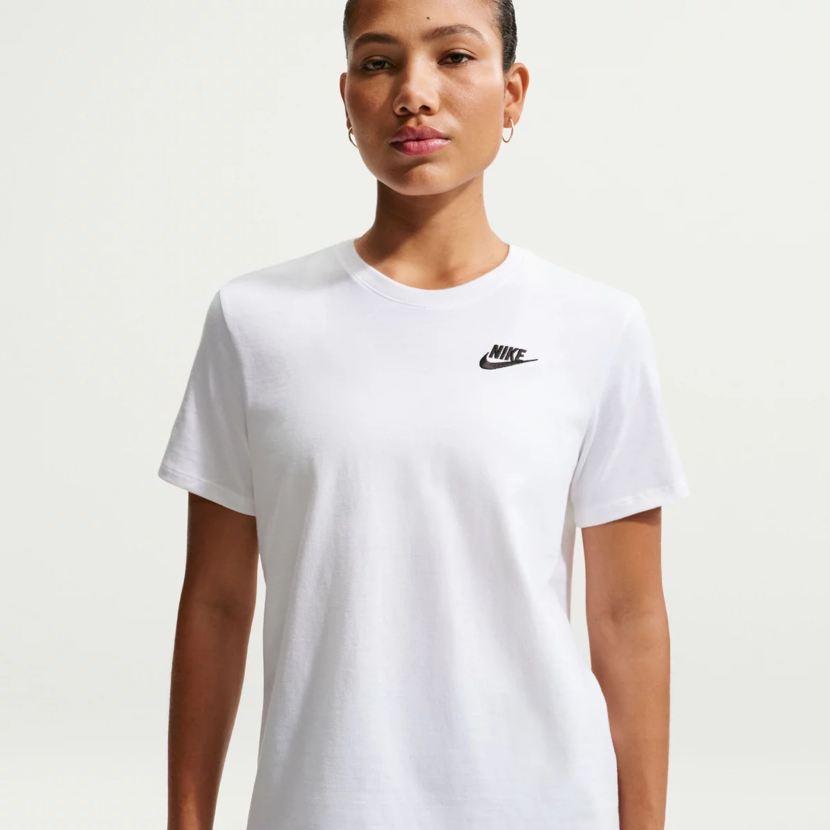Nike - Nike Sportswear Club Essentials Γυναικείο T-shirt