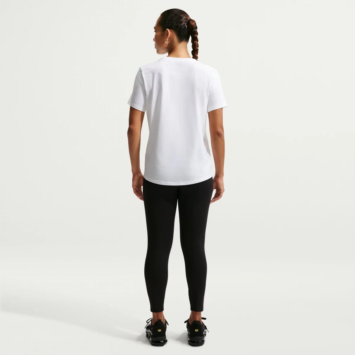 Nike - Nike Sportswear Club Essentials Γυναικείο T-shirt