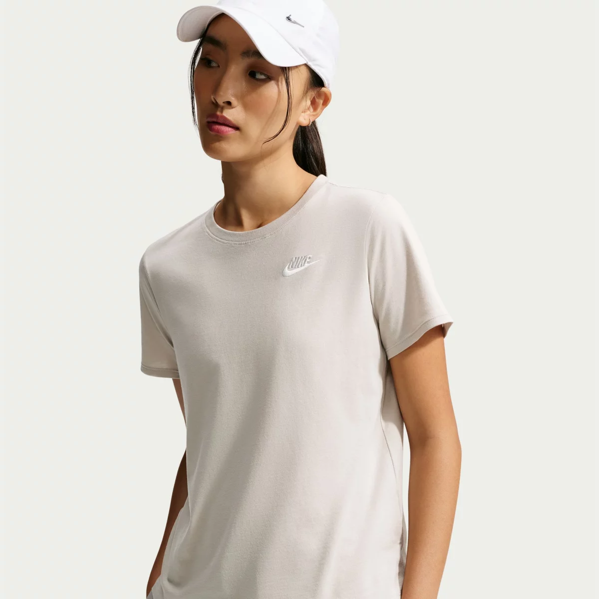 Nike - Nike Sportswear Club Essentials Γυναικείο T-shirt