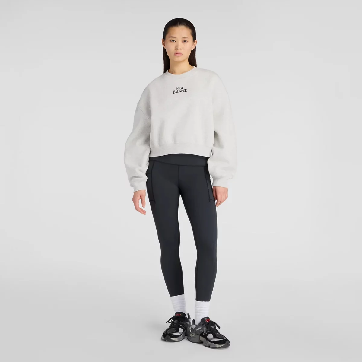 697c7761b3fb4new_balance_linear_heritage_fleece_crew_gynaikeio_fouter_3_