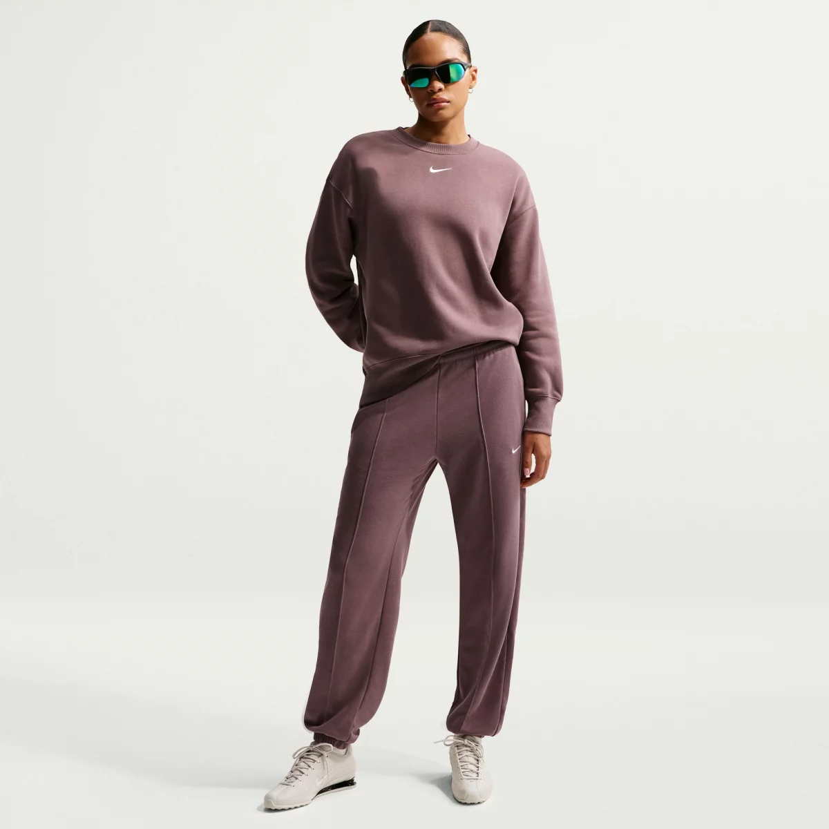69985a5f52f47nike_sportswear_chill_terry_gynaikeio_panteloni_formas_4_