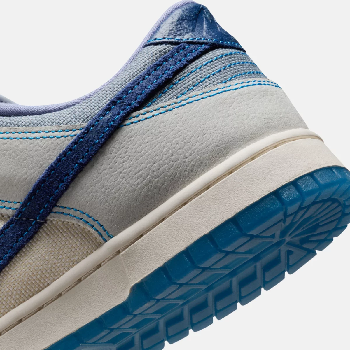 69b7cbe48d7eenike_dunk_low_retro_SE_andrika_sneakers_2_