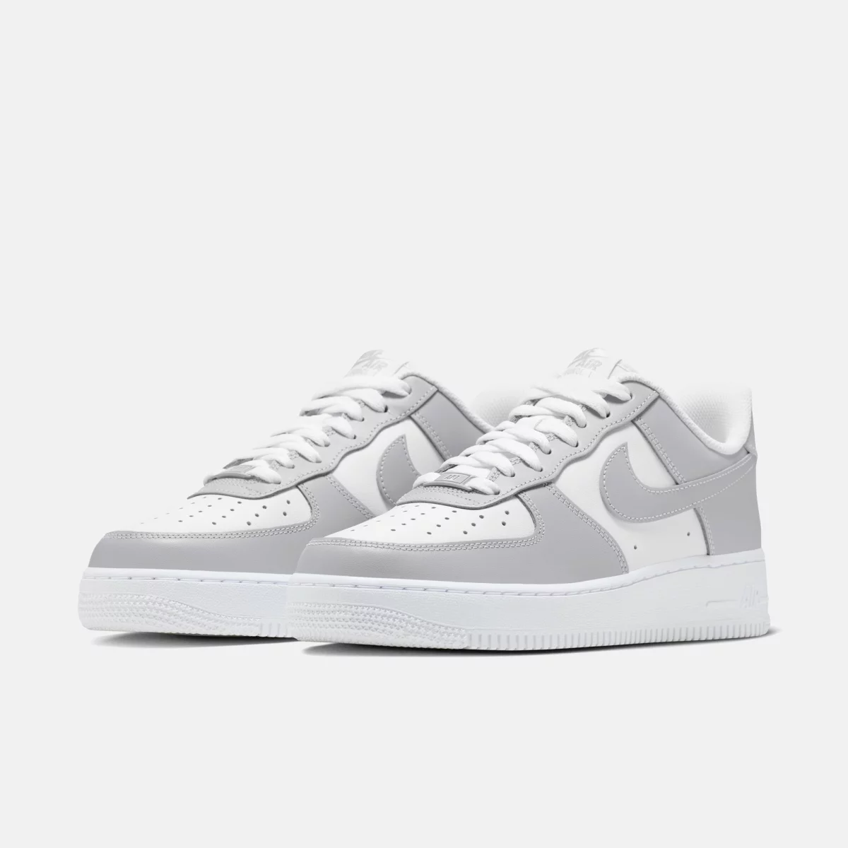 698dc892512a9nike_air_force_1_07_andrika_sneakers_4_
