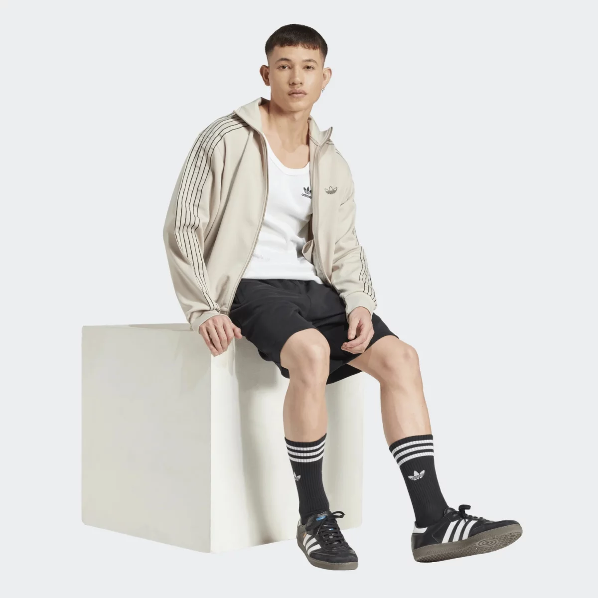 69a03f472d8c9adidas_Originals_Trefoil_Essentials_Fleece_andriko_shorts_4_