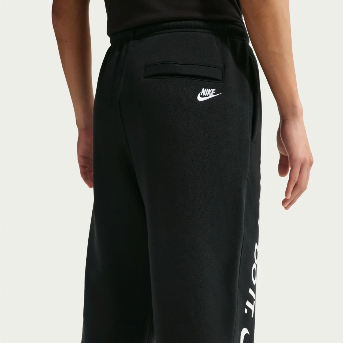 6993049fa10a7nike_sportswear_club_fleece_andriko_panteloni_formas_3_